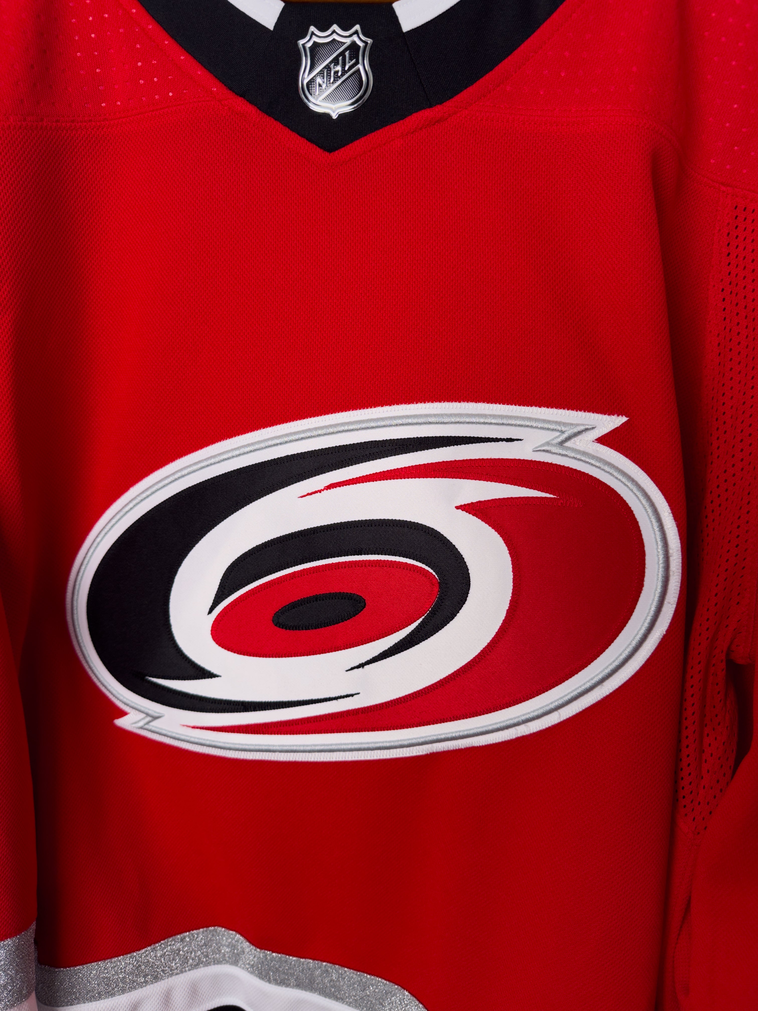 Carolina Hurricanes Teravainen Home Authentic Jersey Size 60 (Made in Indonesia)