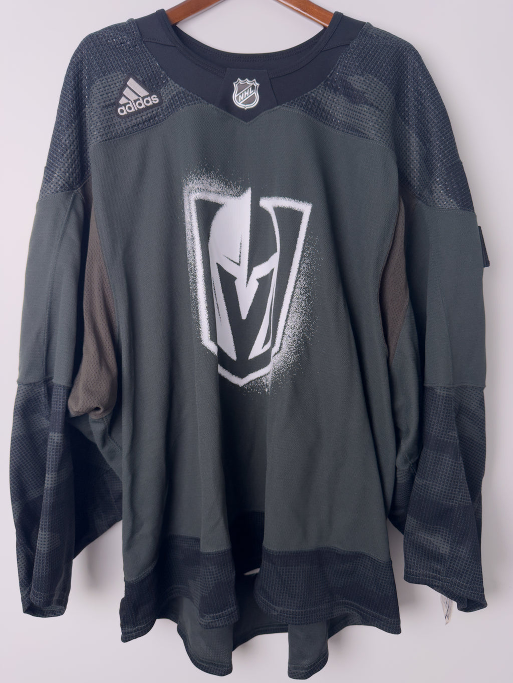 Vegas Golden Knights Adidas Made in Canada NHL Authentic Camo I Salute Military Jersey Size 60G